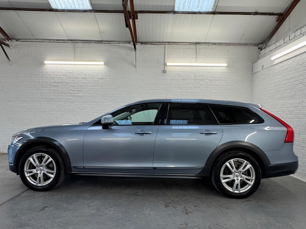 Used Volvo V90 Cross Country 2018 for sale - 75720317: Photo 6