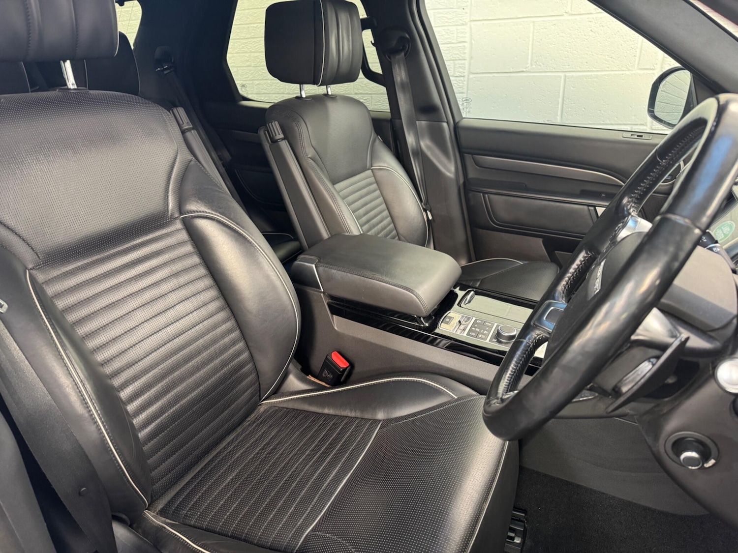 Used Land Rover Discovery 2017 for sale - 77549403: Photo 15