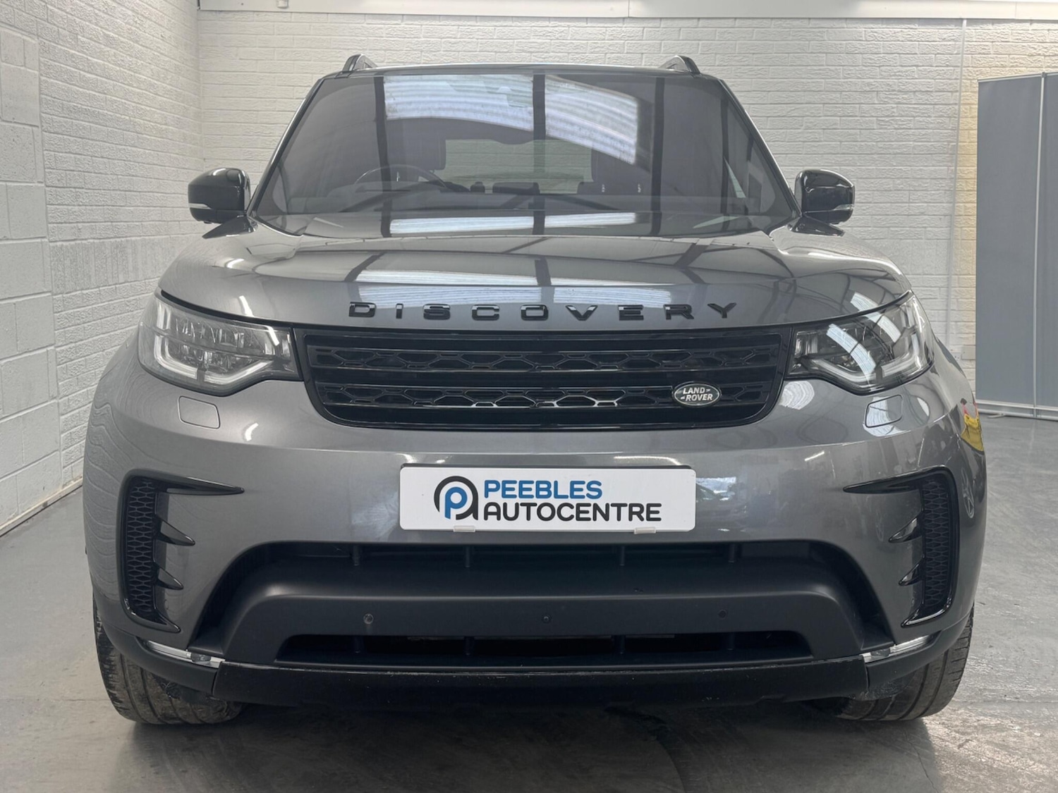 Used Land Rover Discovery 2017 for sale - 77549403: Photo 2