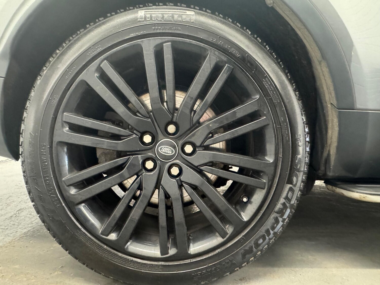 Used Land Rover Discovery 2017 for sale - 77549403: Photo 41