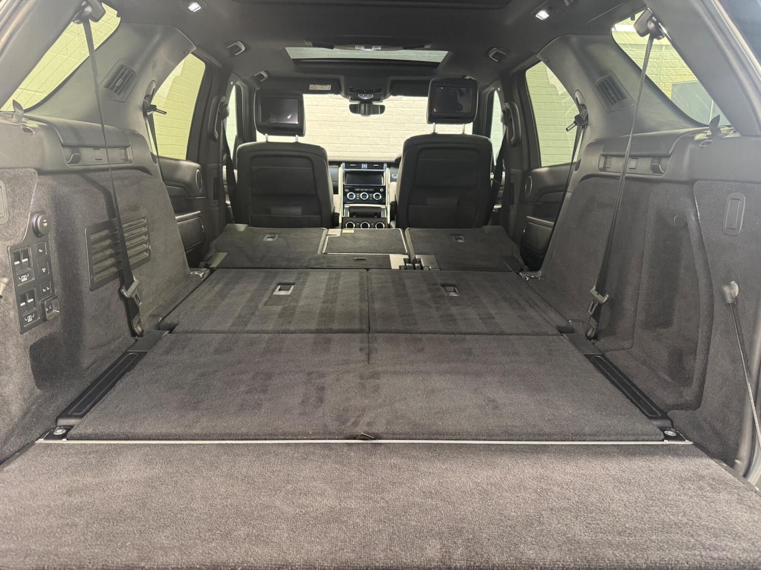 Used Land Rover Discovery 2017 for sale - 77549403: Photo 49