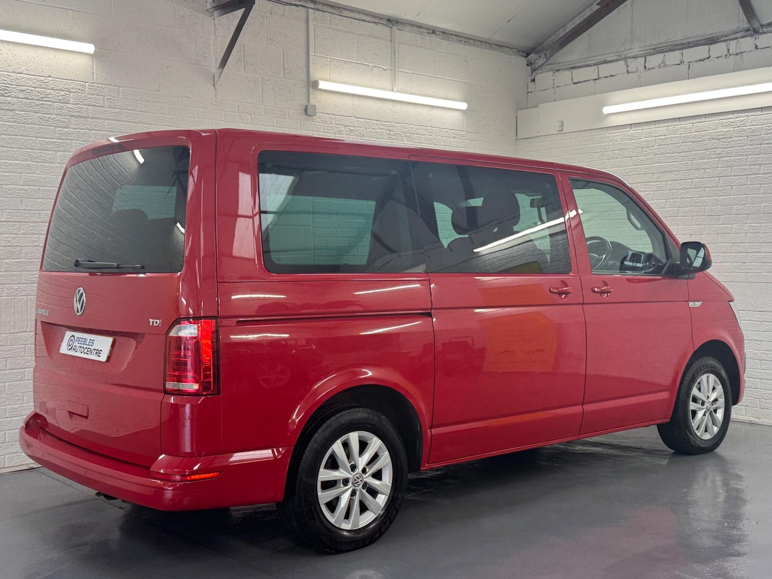 Used Volkswagen Caravelle 2017 for sale - 76499999: Photo 10