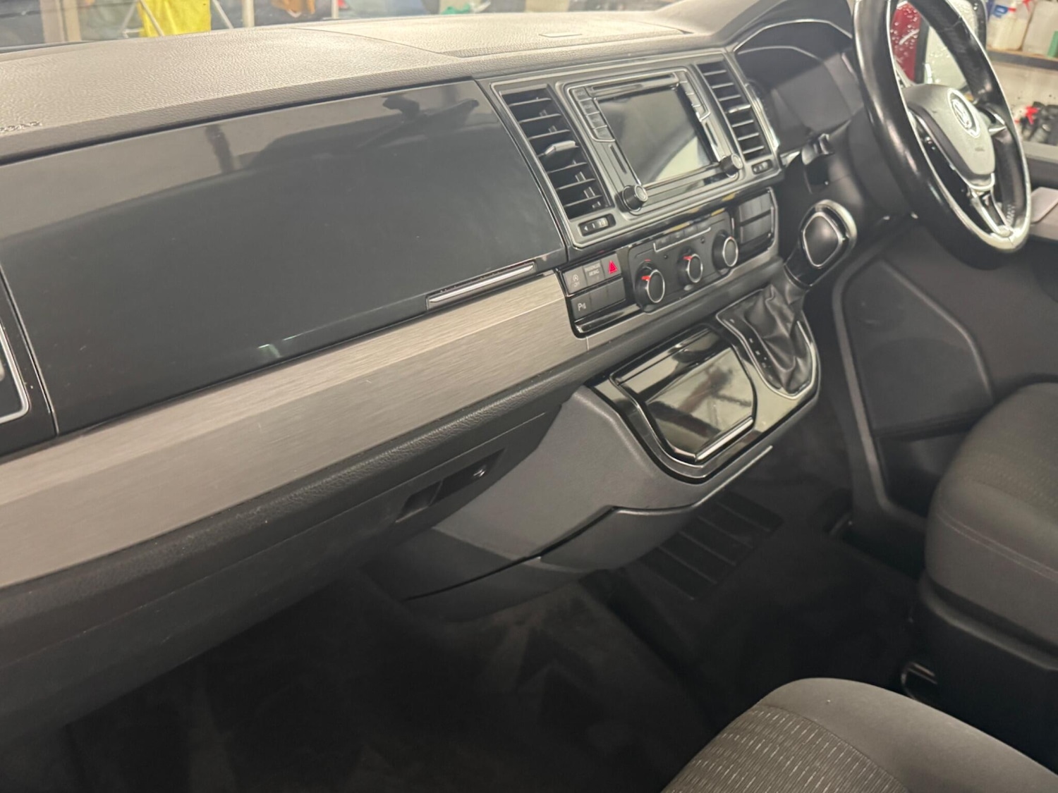 Used Volkswagen Caravelle 2017 for sale - 76499999: Photo 12