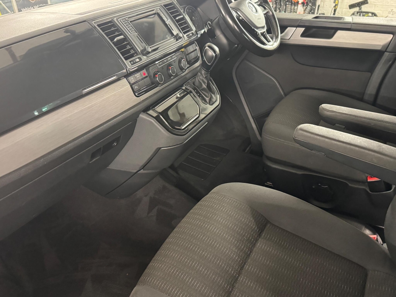 Used Volkswagen Caravelle 2017 for sale - 76499999: Photo 13