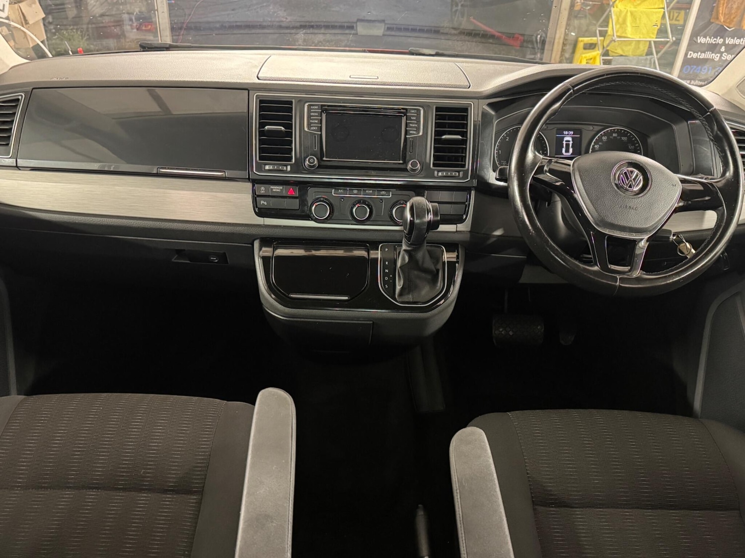 Used Volkswagen Caravelle 2017 for sale - 76499999: Photo 14