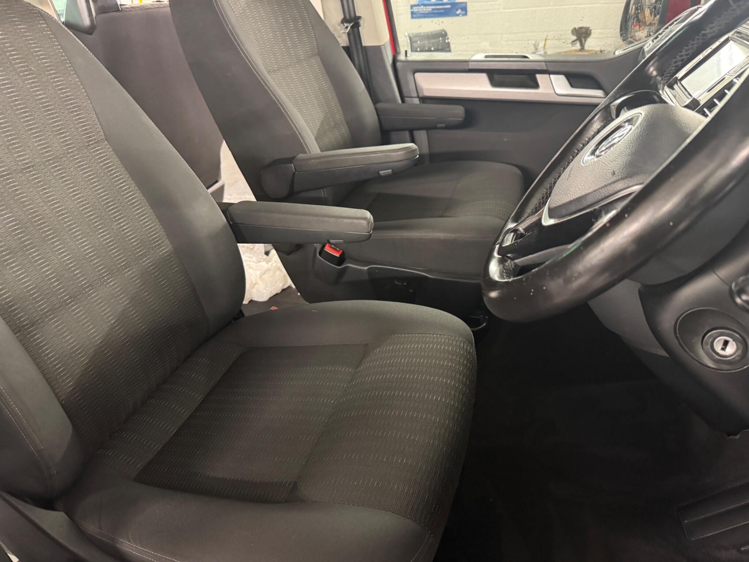 Used Volkswagen Caravelle 2017 for sale - 76499999: Photo 17