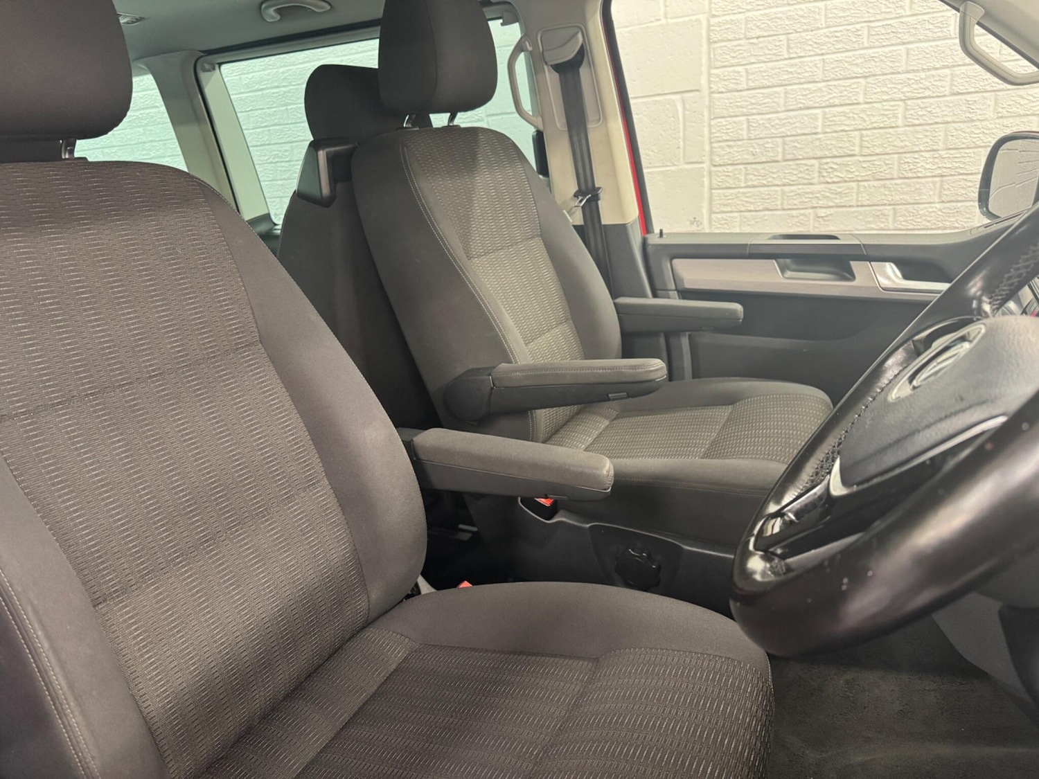 Used Volkswagen Caravelle 2017 for sale - 76499999: Photo 22