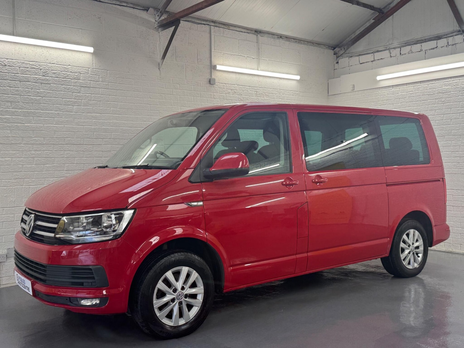 Used Volkswagen Caravelle 2017 for sale - 76499999: Photo 3