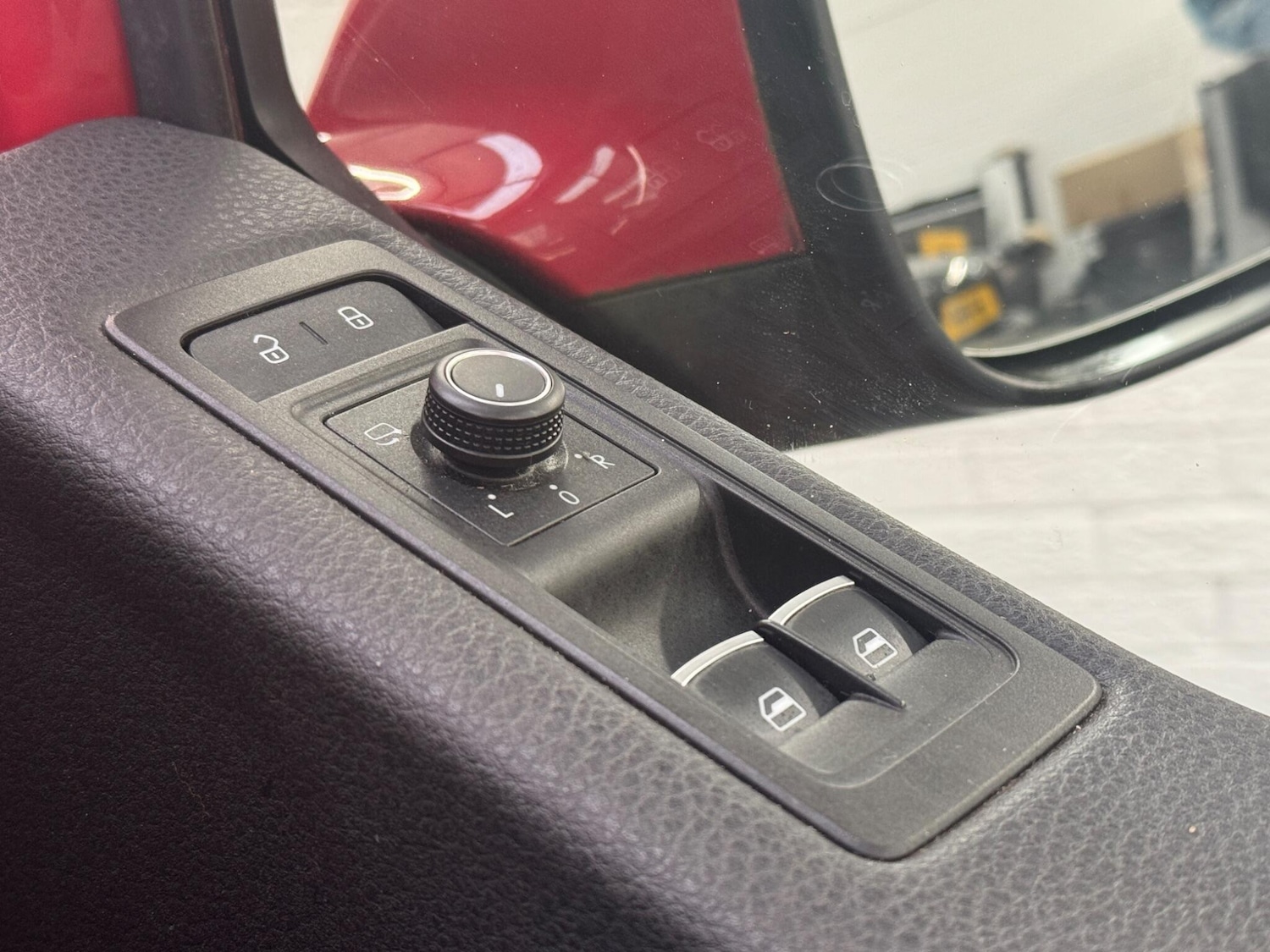 Used Volkswagen Caravelle 2017 for sale - 76499999: Photo 35