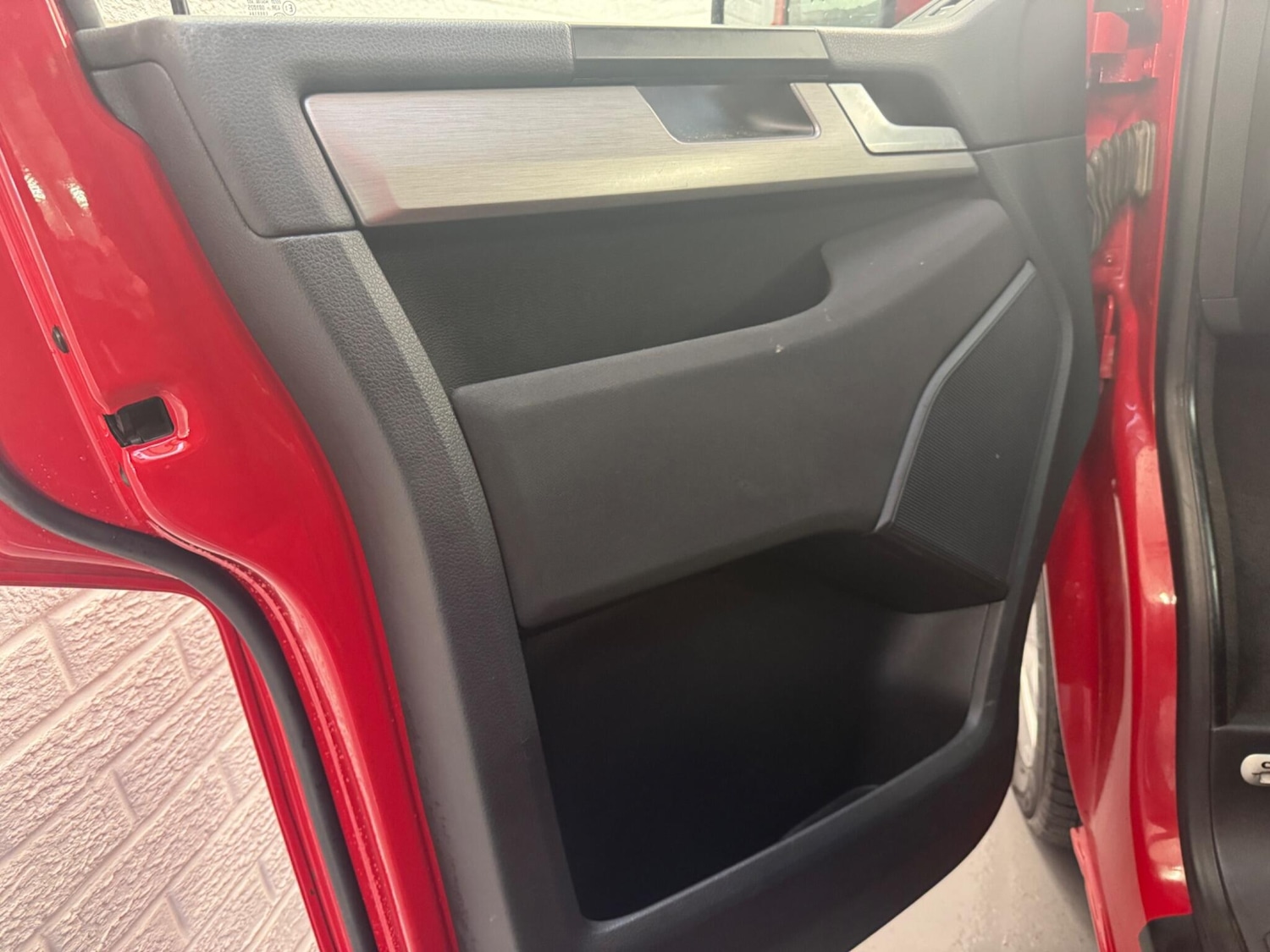 Used Volkswagen Caravelle 2017 for sale - 76499999: Photo 36