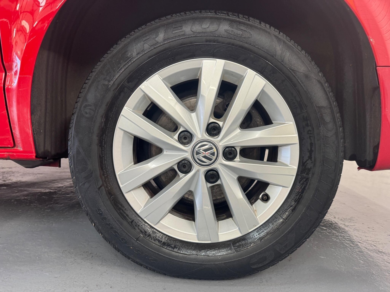 Used Volkswagen Caravelle 2017 for sale - 76499999: Photo 38