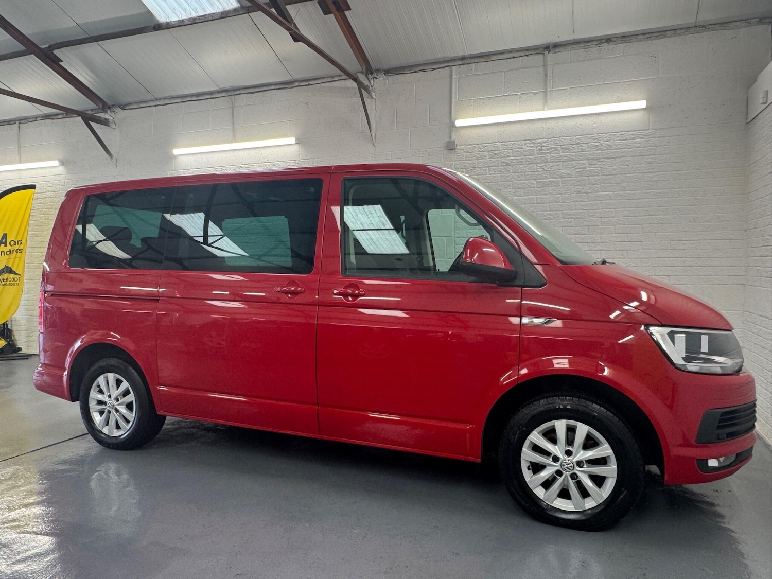 Used Volkswagen Caravelle 2017 for sale - 76499999: Photo 8