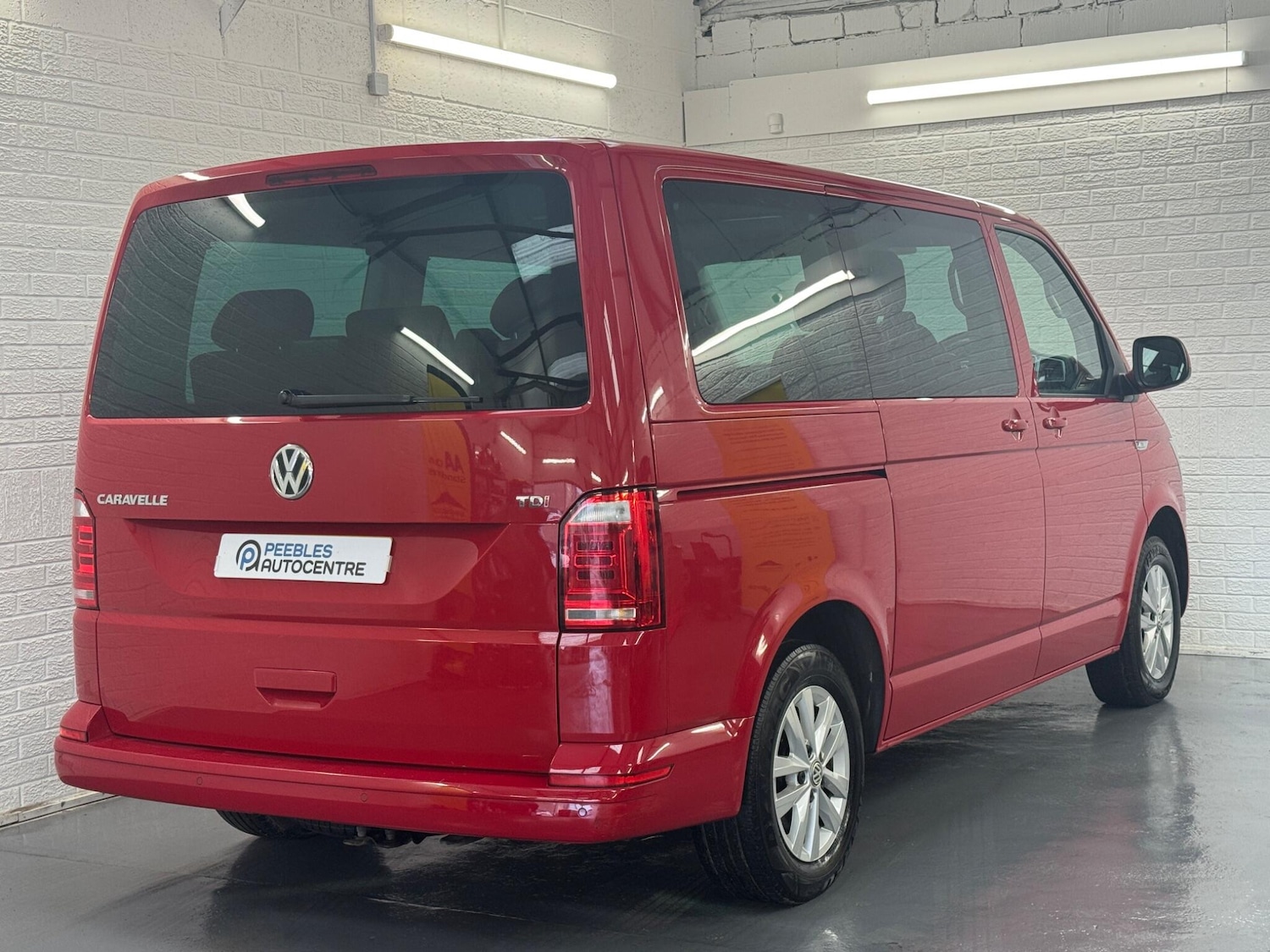 Used Volkswagen Caravelle 2017 for sale - 76499999: Photo 9