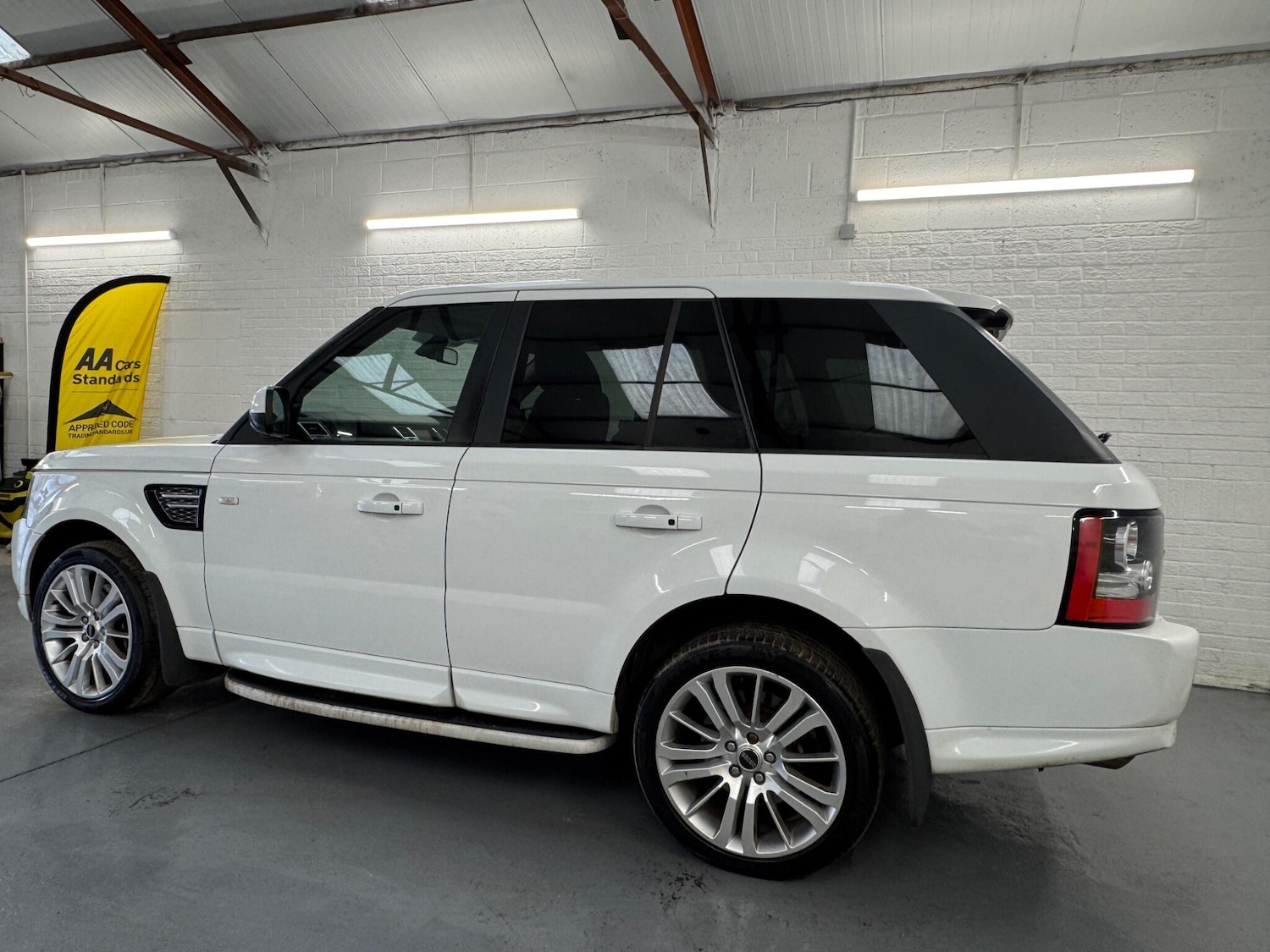 Used Land Rover Range Rover Sport 2011 for sale - 76765382: Photo 5