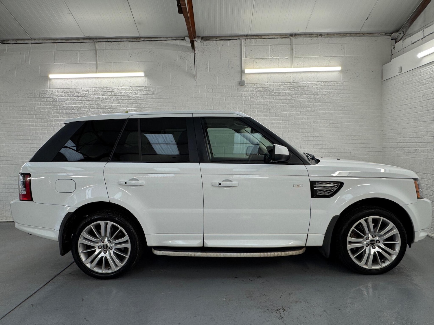 Used Land Rover Range Rover Sport 2011 for sale - 76765382: Photo 8