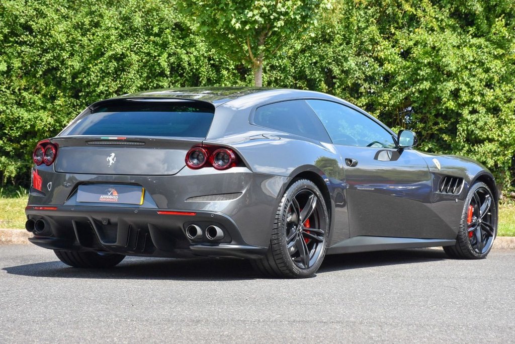 Used Ferrari GTC4Lusso 2017 for sale - 77153647: Photo 2
