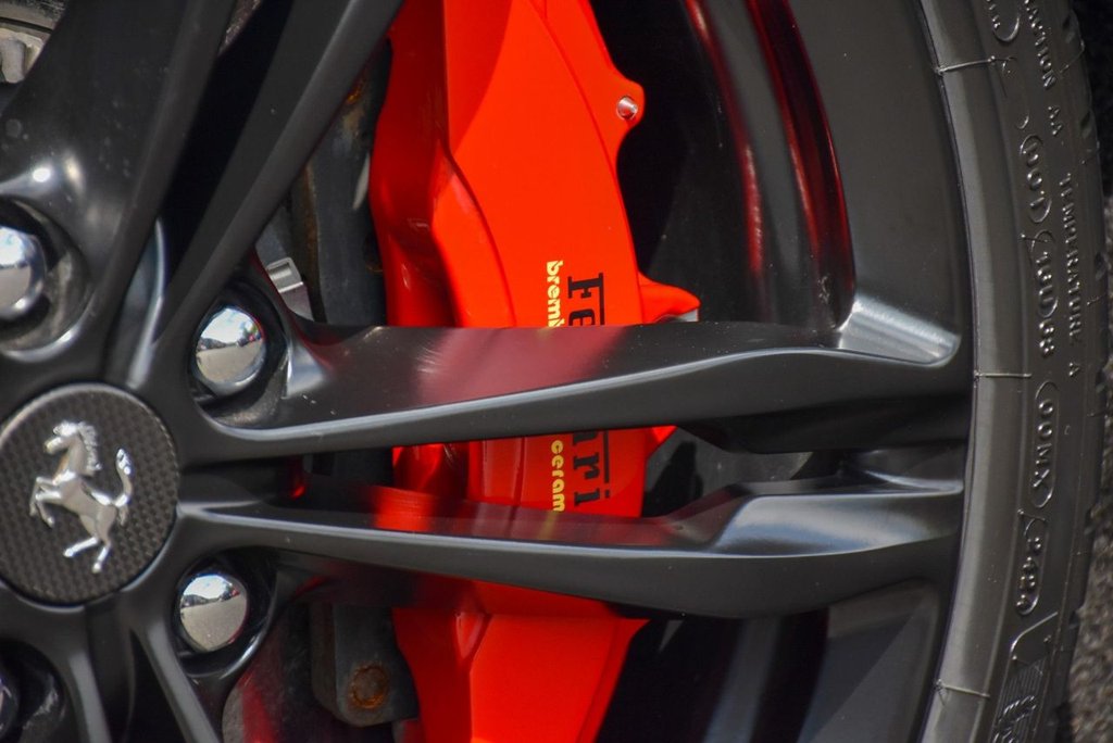 Used Ferrari GTC4Lusso 2017 for sale - 77153647: Photo 23