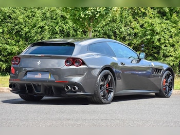 Used Ferrari GTC4Lusso 2017 for sale - 77153647: Photo