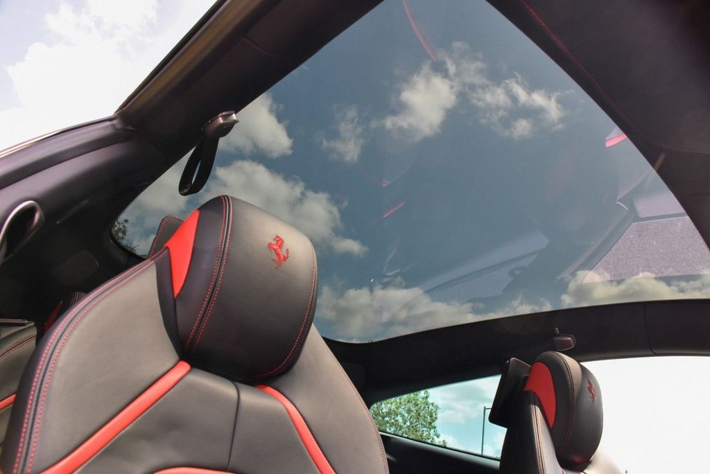 Used Ferrari GTC4Lusso 2017 for sale - 77153647: Photo 33