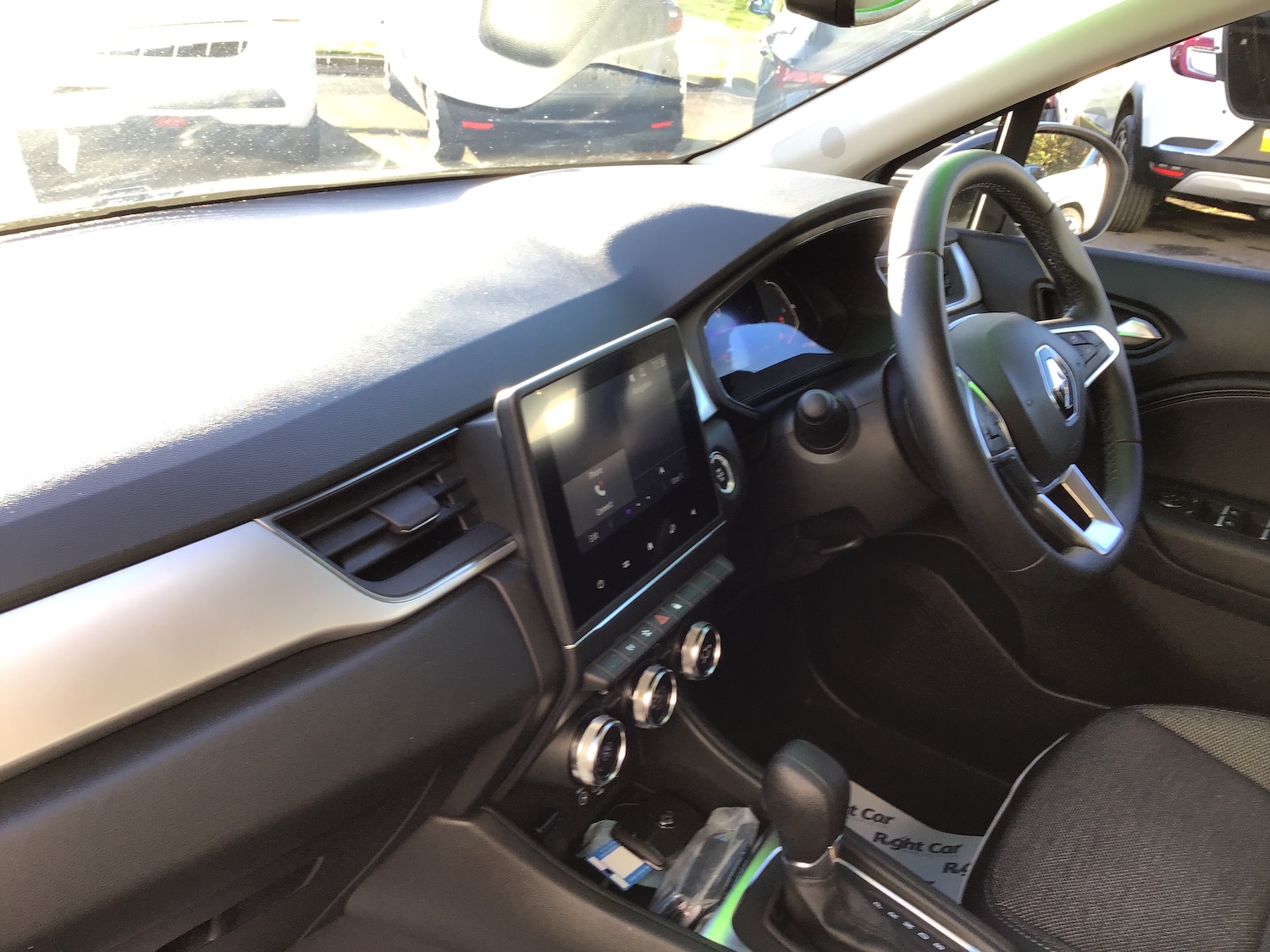 Used Renault Captur 2023 for sale - 76760743: Photo 2