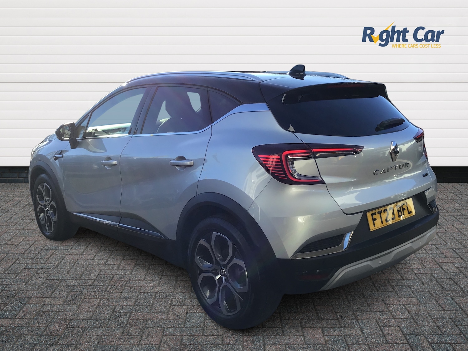 Used Renault Captur 2023 for sale - 76760743: Photo 3