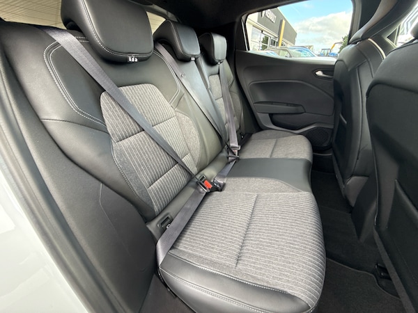 Used Renault Clio 2023 for sale - 76297790: Photo 10