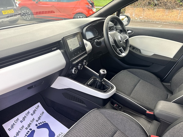 Used Renault Clio 2023 for sale - 76297790: Photo 2