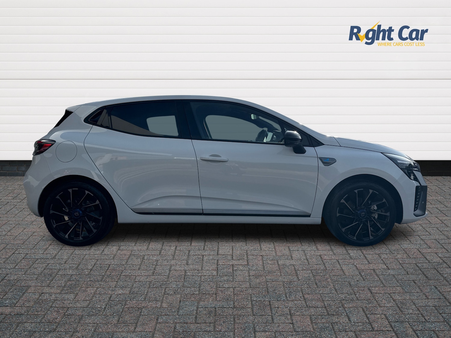 Used Renault Clio 2025 for sale - 76155297: Photo 4