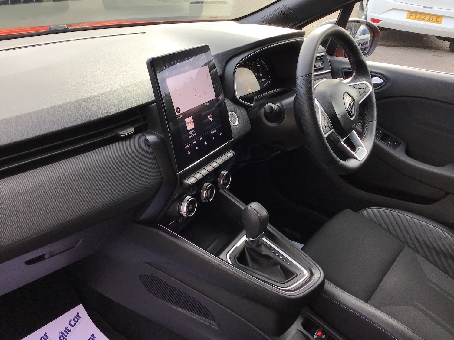 Used Renault Clio 2024 for sale - 77826590: Photo 2