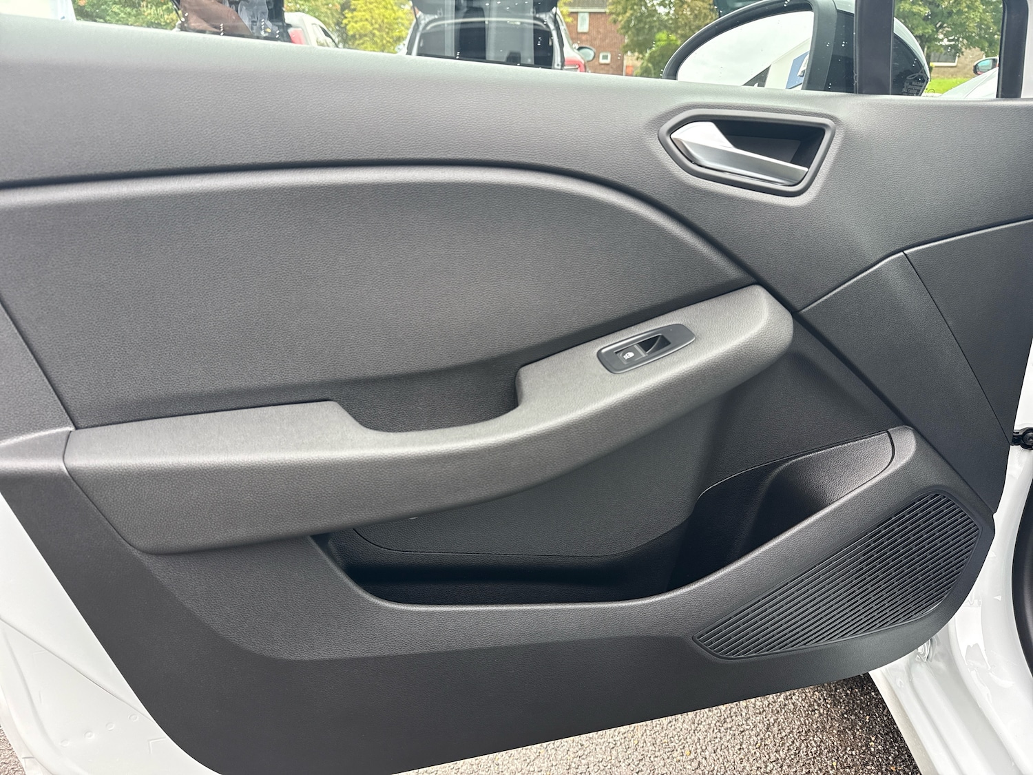 Used Renault Clio 2025 for sale - 76140730: Photo 11