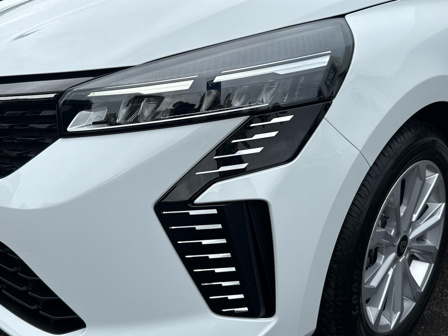 Used Renault Clio 2025 for sale - 76140730: Photo 16