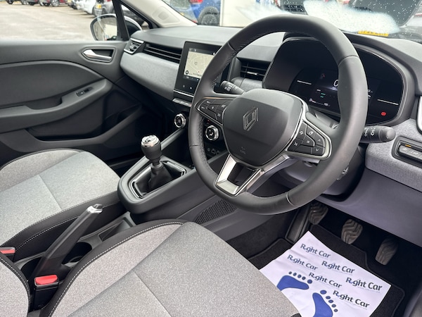 Used Renault Clio 2025 for sale - 76140730: Photo 6