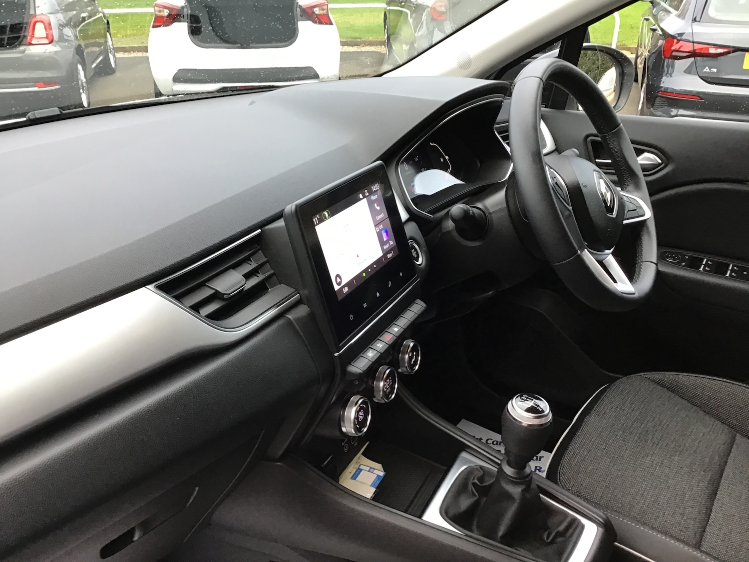 Used Renault Captur 2022 for sale - 76745398: Photo 2