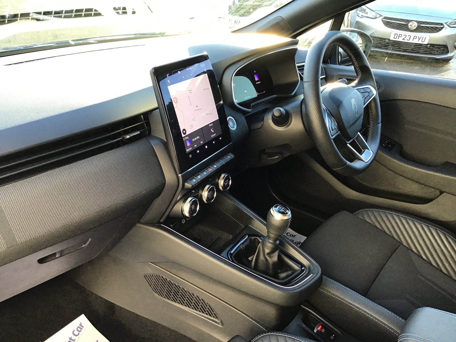 Used Renault Clio 2025 for sale - 76661120: Photo 2