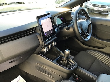 Used Renault Clio 2025 for sale - 76661120: Photo