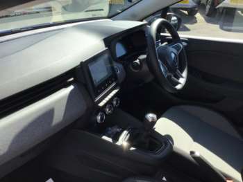 Used Renault Clio 2024 for sale - 74612723: Photo