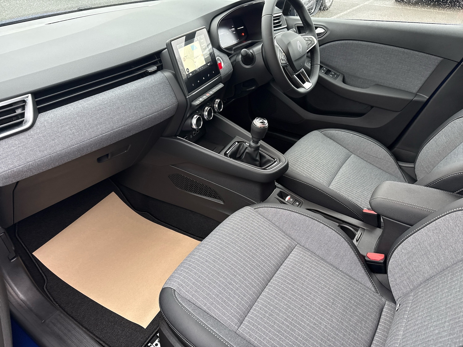 Used Renault Clio 2025 for sale - 77960029: Photo 2