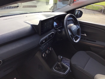 Used Dacia Sandero Stepway 2024 for sale - 77740130: Photo