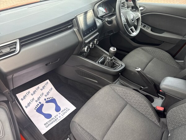 Used Renault Clio 2022 for sale - 74991910: Photo 2