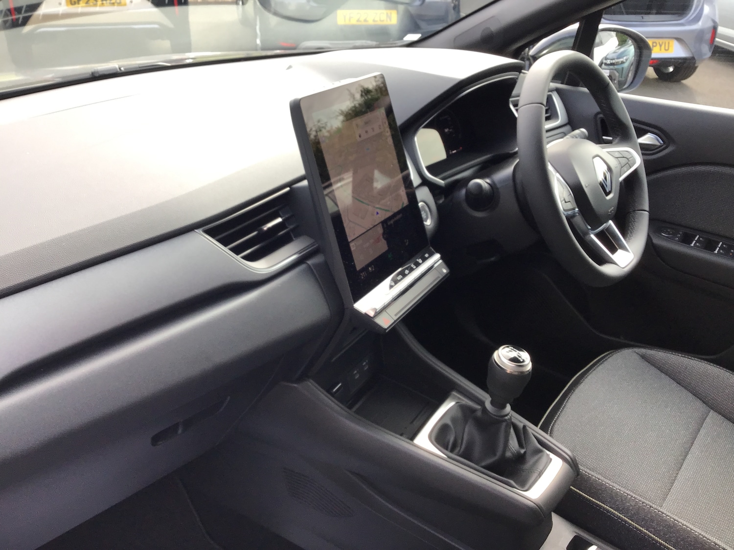 Used Renault Captur 2025 for sale - 76044735: Photo 2