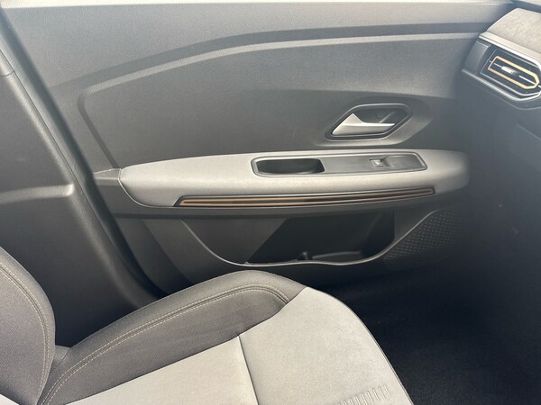 Used Dacia Sandero Stepway 2024 for sale - 75328667: Photo 11