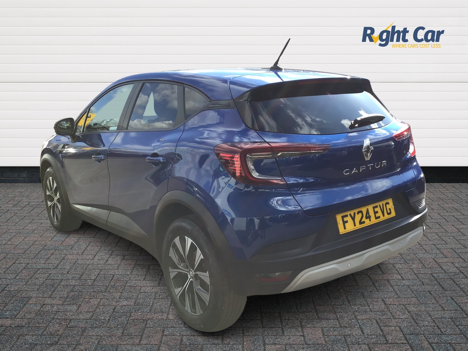 Used Renault Captur 2024 for sale - 78089117: Photo 3