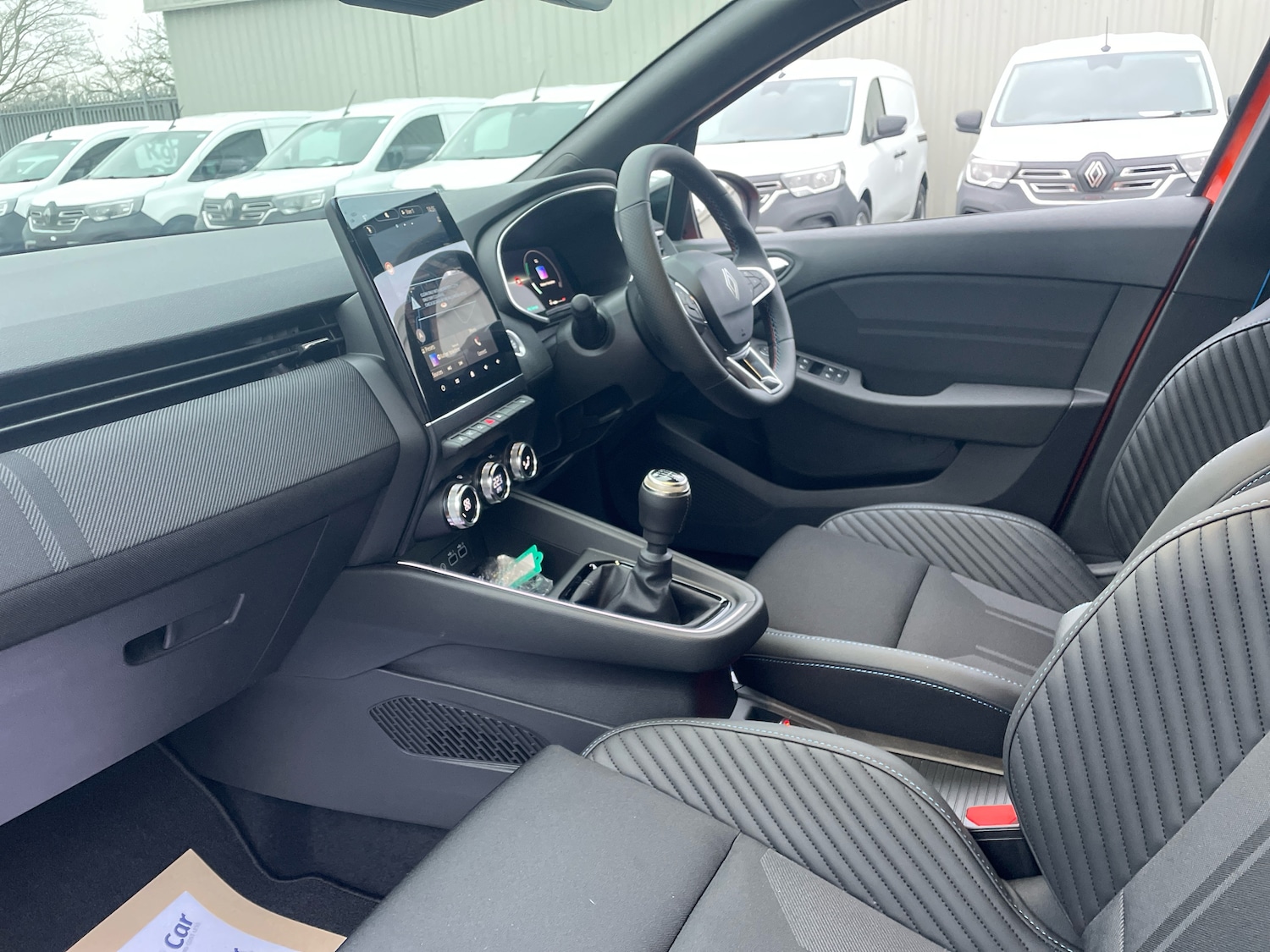 Used Renault Clio 2025 for sale - 77457905: Photo 2