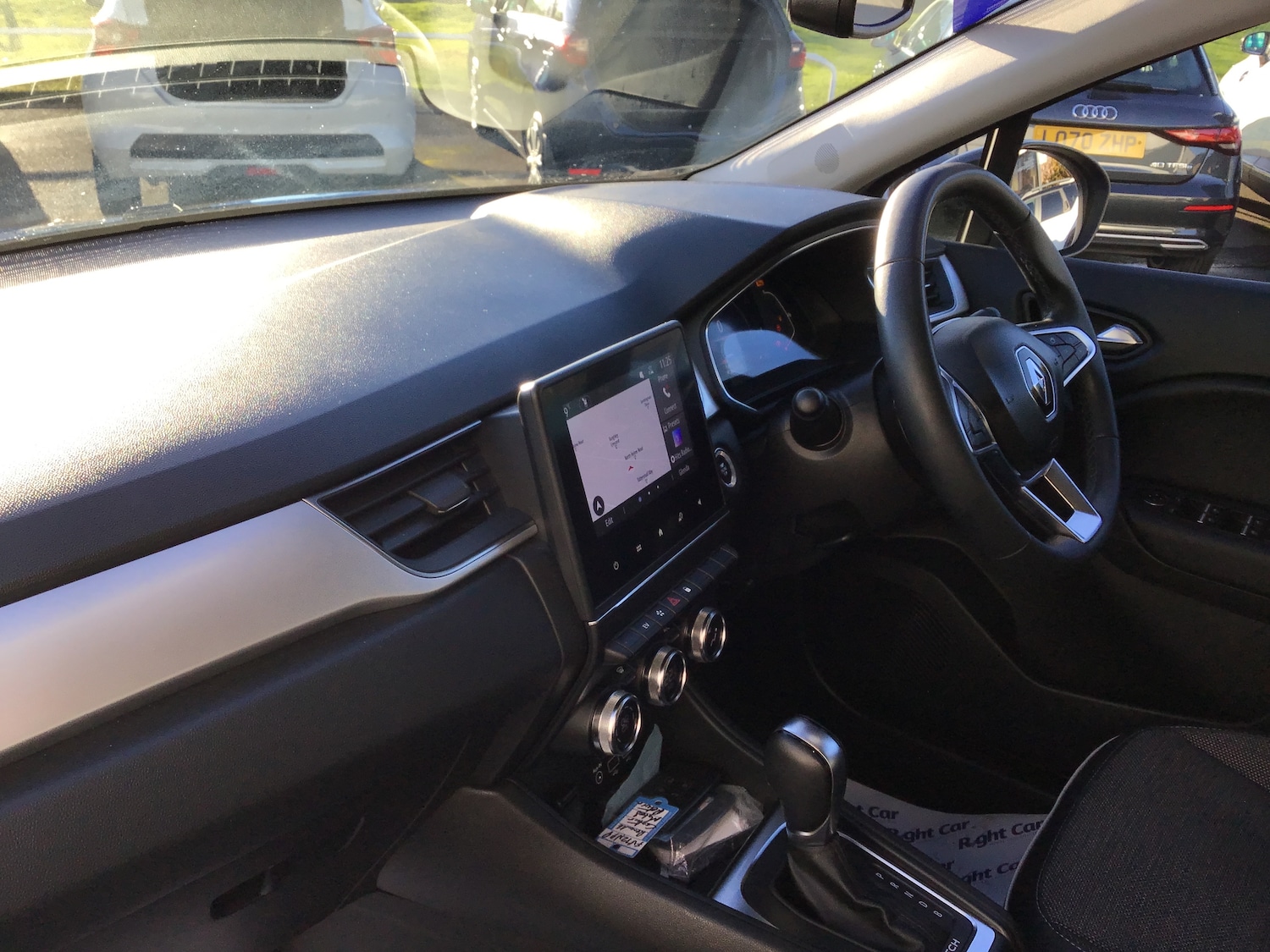 Used Renault Captur 2022 for sale - 76760749: Photo 2