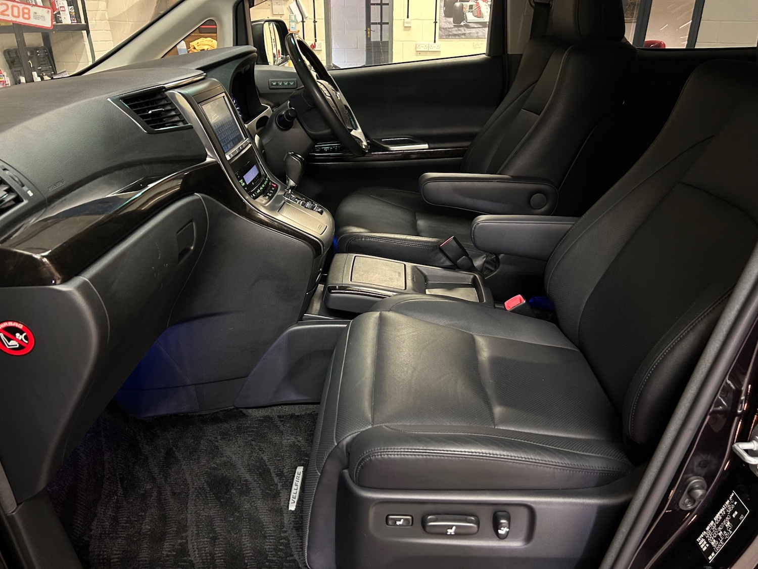 Used Toyota Vellfire 2025 for sale - 78028991: Photo 17