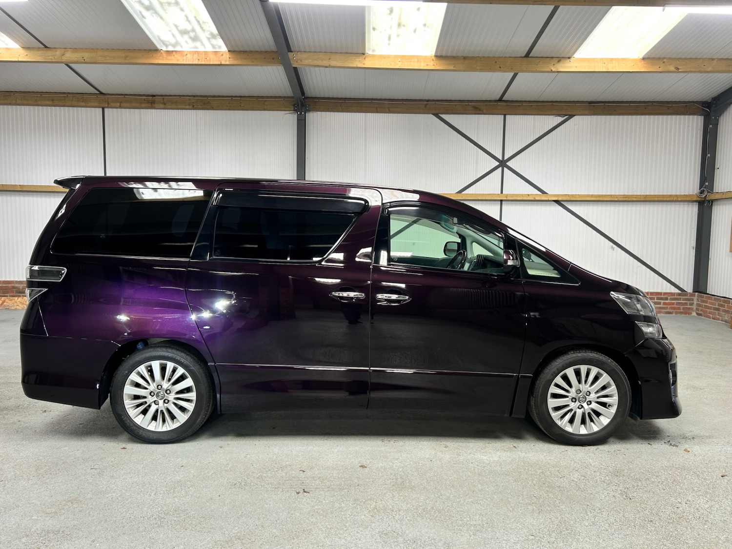 Used Toyota Vellfire 2025 for sale - 78028991: Photo 2