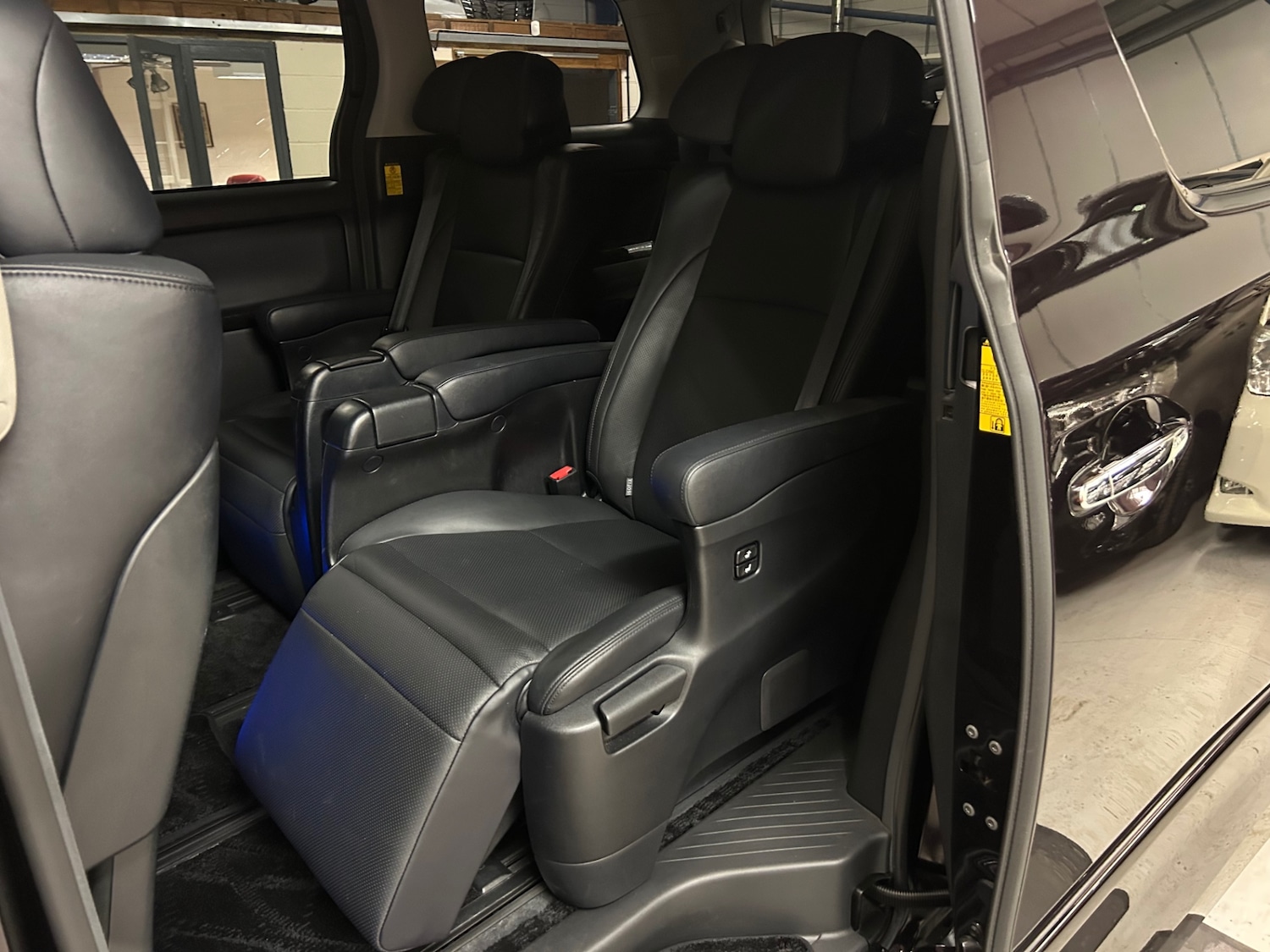 Used Toyota Vellfire 2025 for sale - 78028991: Photo 23