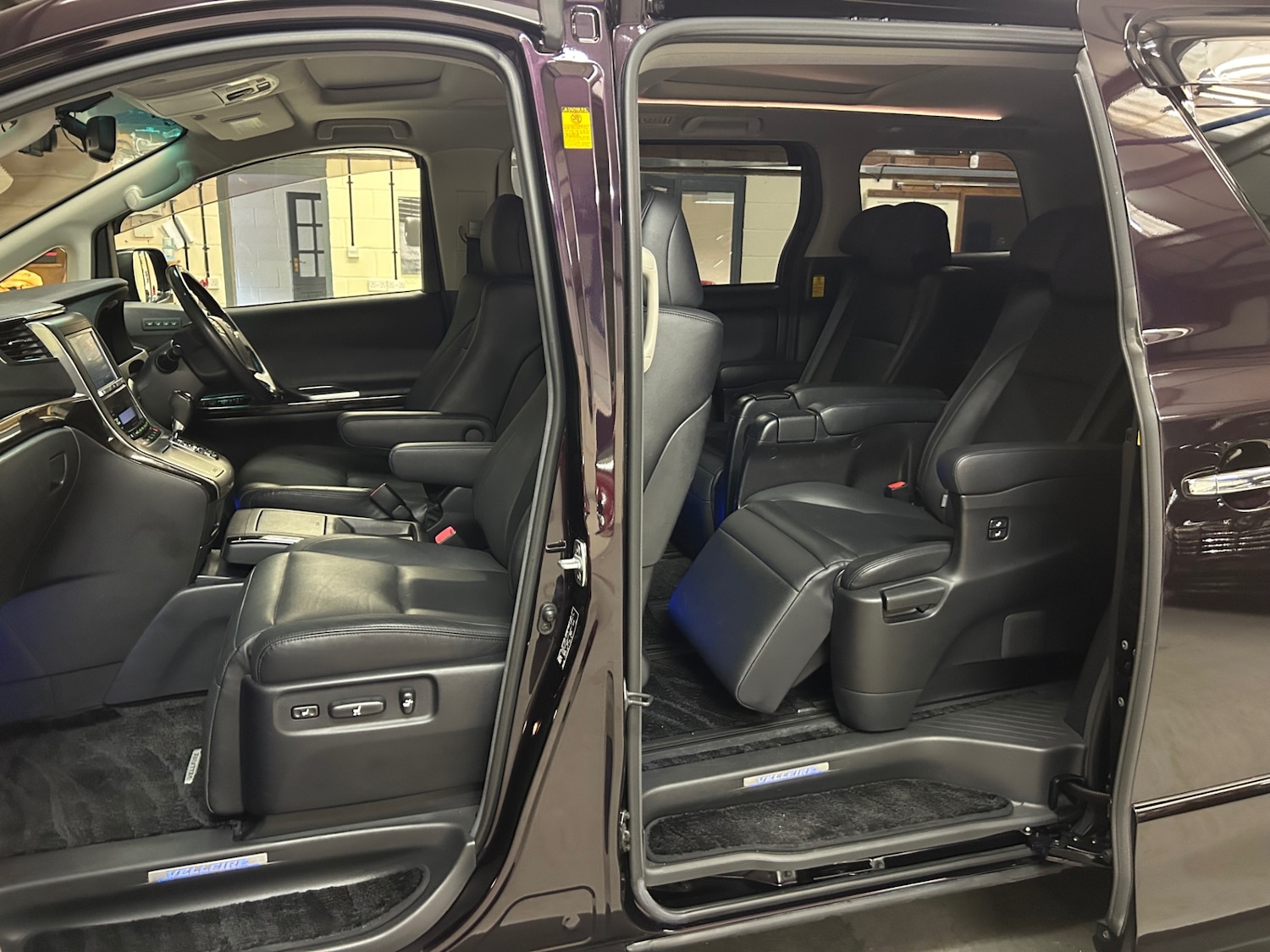 Used Toyota Vellfire 2025 for sale - 78028991: Photo 25