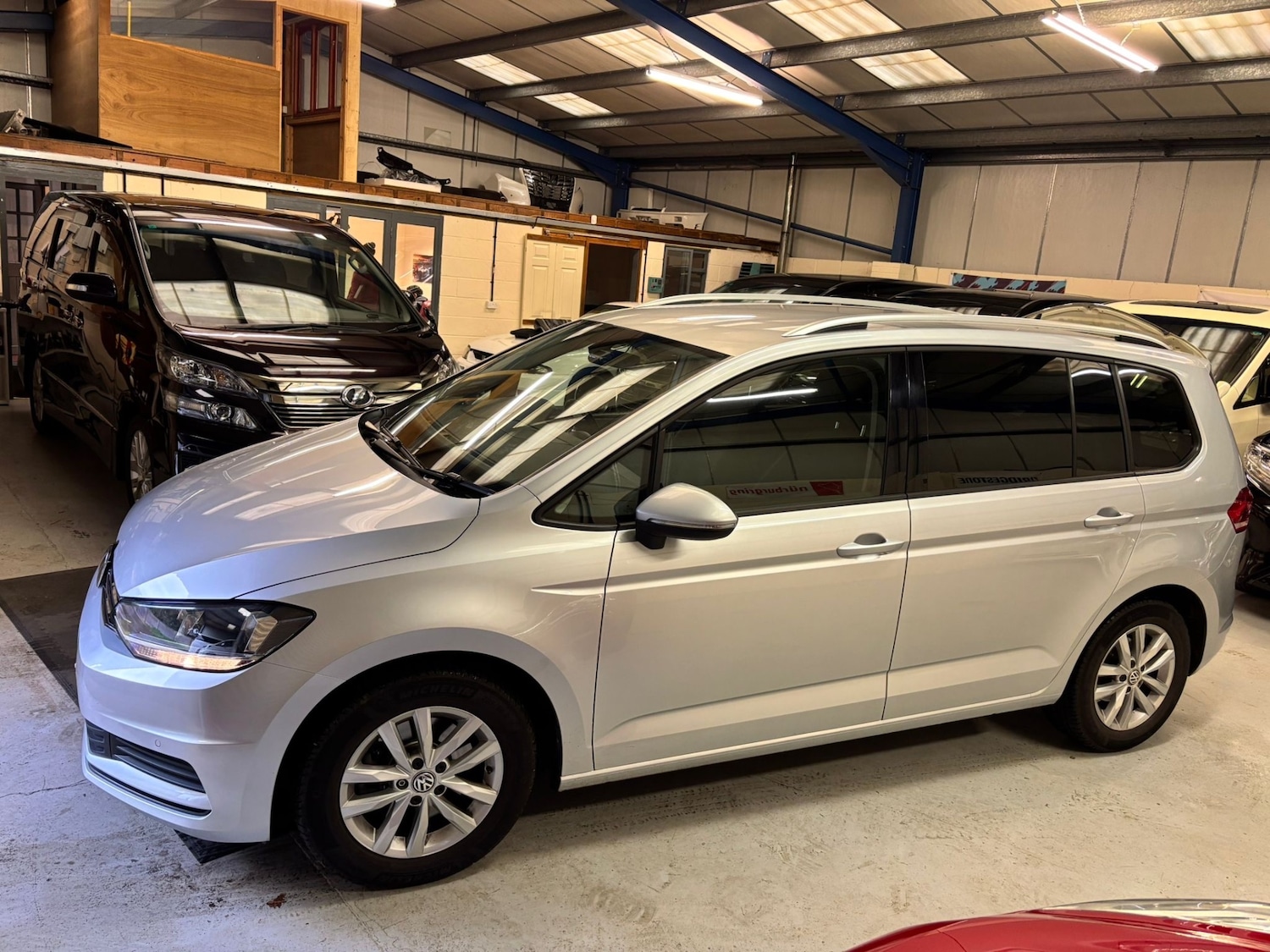 Used Volkswagen Touran 2019 for sale - 78060549: Photo 2