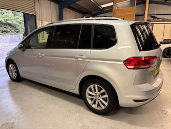 Used Volkswagen Touran 2019 for sale - 78060549: Photo